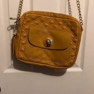 Steve Madden mustard yellow crossbody bag